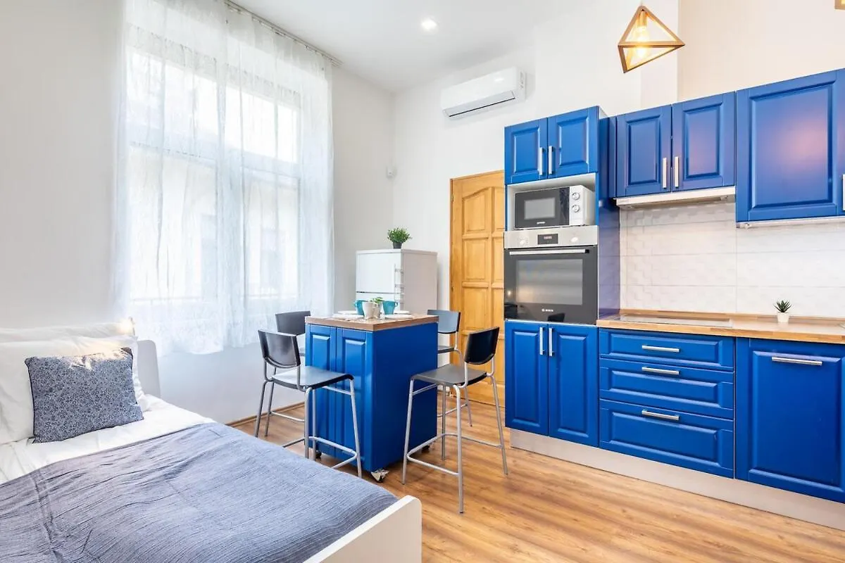 Apartment Star House In The City Budapest